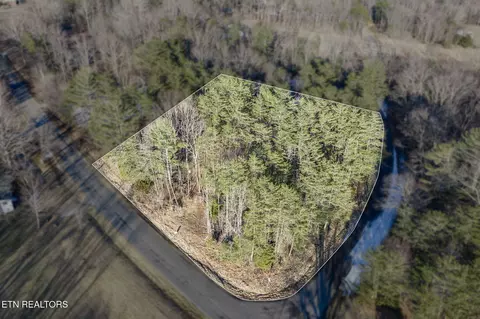 28 Old Highway Circle, Crossville, TN 38555