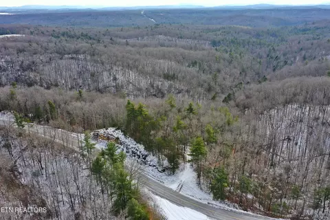 3063 Leatherwood Rd, Oneida, TN 37841