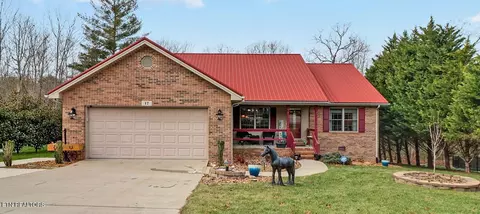 17 Dickens Ln, Crossville, TN 38558