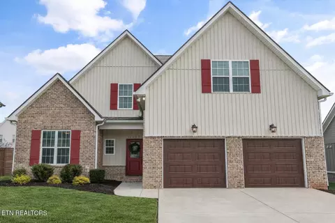 2007 Logan Dr, Maryville, TN 37803