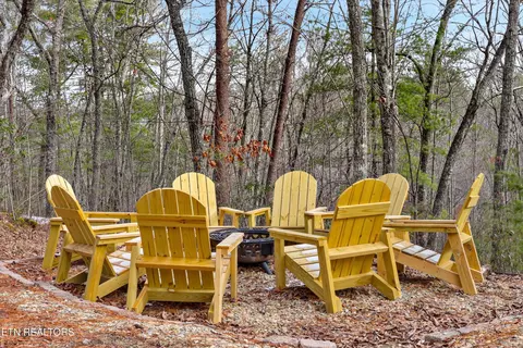 4224 Chamberlain Ln, Sevierville, TN 37862