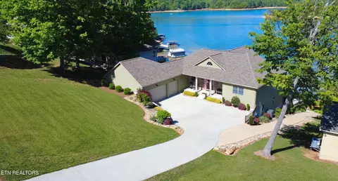 374 Norris Crest Dr, La Follette, TN 37766