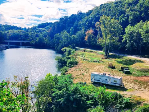 115 107 Riggs Chapel Rd, Harriman, TN 37748