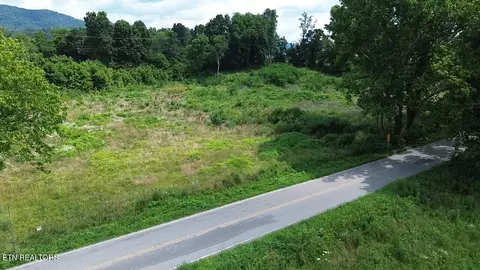 Old Highway 63, Speedwell, TN 37870