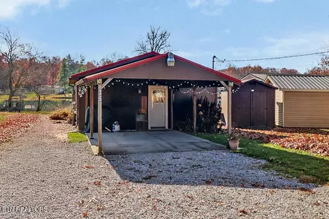 75 Linger Lake Ln, Crossville, TN 38571