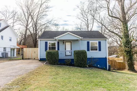 2913 NE Woodmont Rd, Knoxville, TN 37917