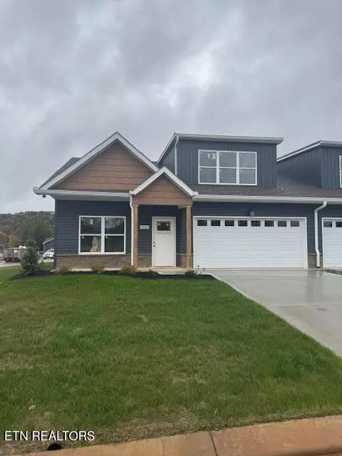 1500 Sunrise Crest Ln, Powell, TN 37849