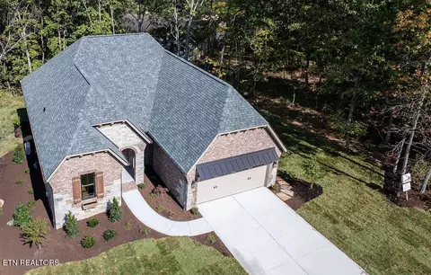 14 Bent Oak Ln, Crossville, TN 38558