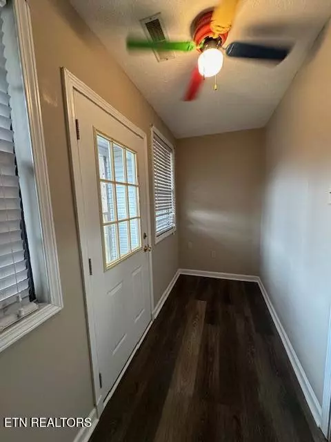 Entry Way - 301 Does Xing, Middlesboro, KY 40965 photo 1 of 1