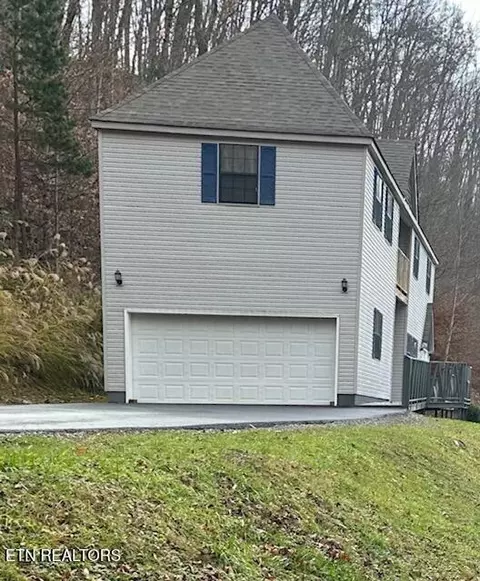 Exterior - 301 Does Xing, Middlesboro, KY 40965 photo 6 of 9