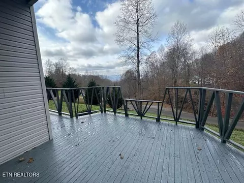 Exterior - 301 Does Xing, Middlesboro, KY 40965 photo 5 of 9