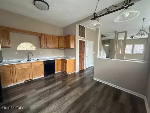 Kitchen - 301 Does Xing, Middlesboro, KY 40965 photo 5 of 5