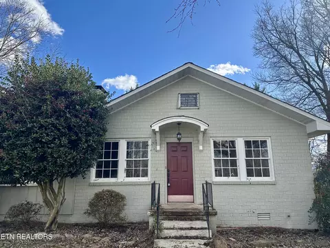 1212 Woodlawn Ave, Maryville, TN 37804