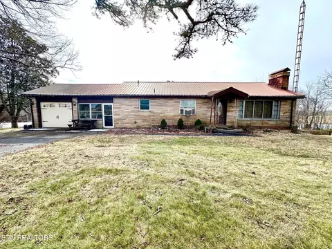 6111 Nashville Hwy, Deer Lodge, TN 37726