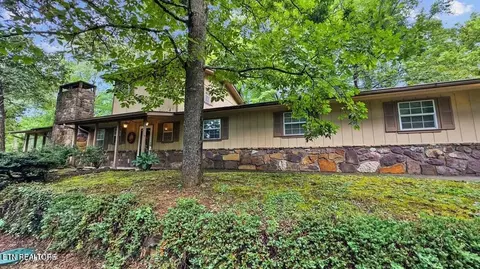413 Hickory Tree Hollow Rd, Gatlinburg, TN 37738