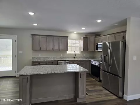 Kitchen - 1941 W 3rd Ave, Oneida, TN 37841 photo 1 of 6