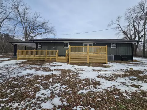 Exterior - 1941 W 3rd Ave, Oneida, TN 37841 photo 6 of 6