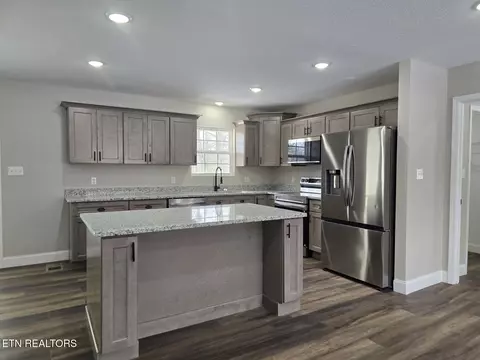Kitchen - 1941 W 3rd Ave, Oneida, TN 37841 photo 6 of 6