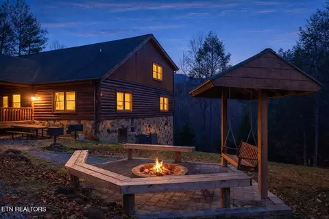 203 Amet Way, Cosby, TN 37722