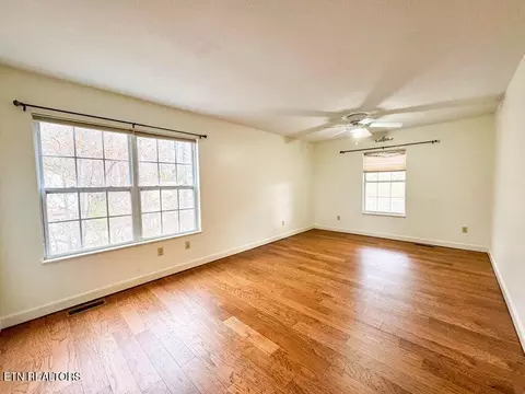 Living - 2107 Windy Cove Ln, Talbott, TN 37877 photo 2 of 2