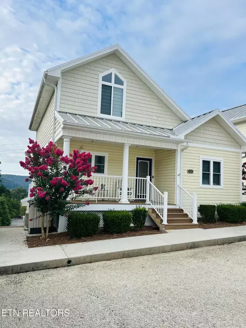 131 N Deer Village Ln #B, La Follette, TN 37766