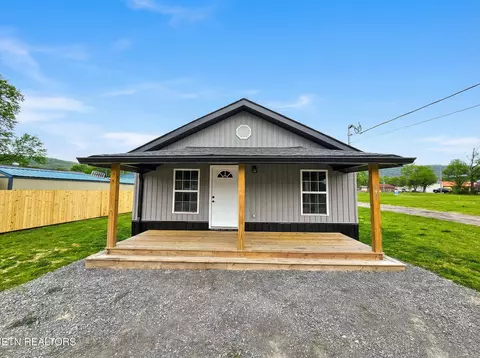 649 Elm Ave, Rockwood, TN 37854