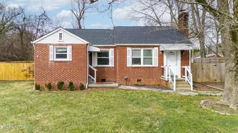 101 Colonial Dr, Knoxville, TN 37920