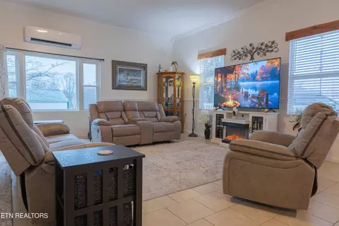6760 Smithville Hwy, Sparta, TN 38583