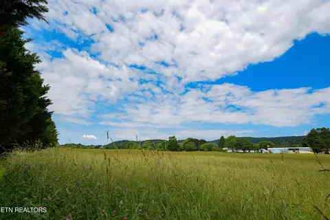 10055 Old Rutledge Pike, Mascot, TN 37806