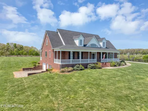 765 Longview Dr, Greenback, TN 37742