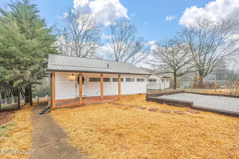 100 Wellington Cir, Oak Ridge, TN 37830