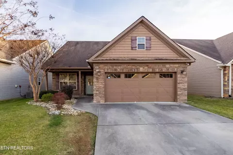 12056 Woodhollow Ln, Knoxville, TN 37932