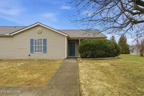1117 Woodsprings Dr, Knoxville, TN 37923