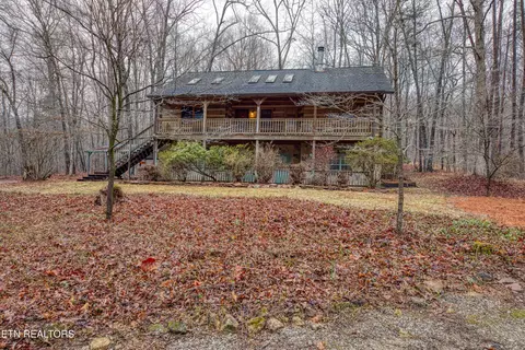113 Cherokee Dr, Harriman, TN 37748