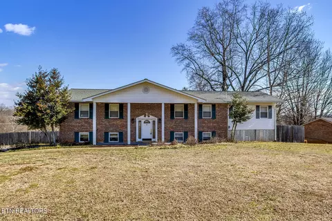 127 Scenic Lake Dr, Harriman, TN 37748