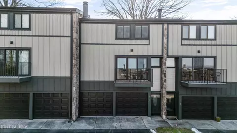 1930 Cherokee Bluff Dr, Knoxville, TN 37920