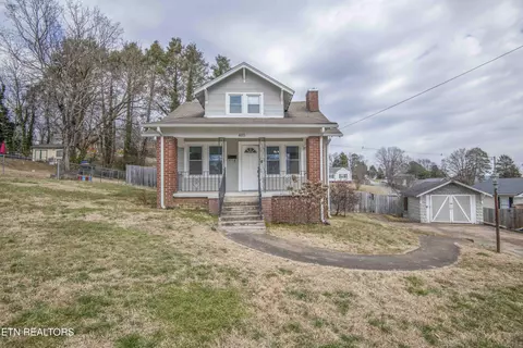 405 Central St, Clinton, TN 37716