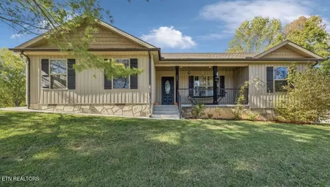 402 Cedar Cir, Clinton, TN 37716