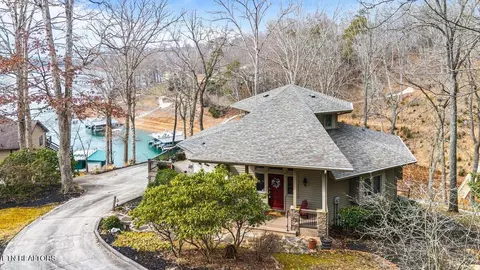 639 Deerwood Ln, La Follette, TN 37766