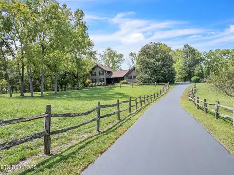 325 Lone Ridge Ln, Clinton, TN 37716