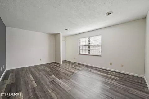 810 Highland Dr #501, Knoxville, TN 37912