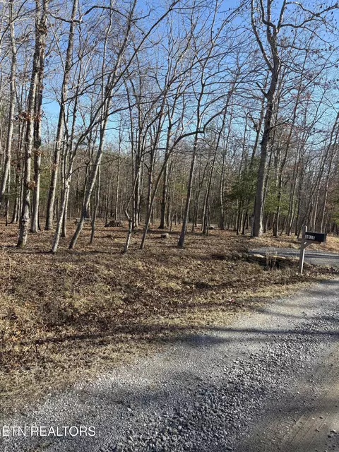 1015 Gray Eagle Dr, Crossville, TN 38572