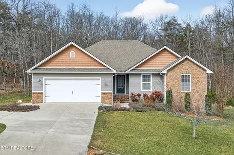 513 Lakeview Dr, Crossville, TN 38558