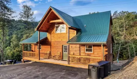 848 String Run Way, Pigeon Forge, TN 37863