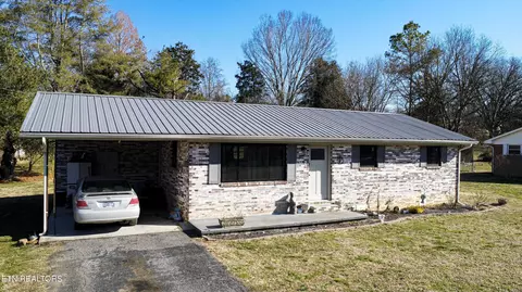518 Fairfield Dr, Newport, TN 37821