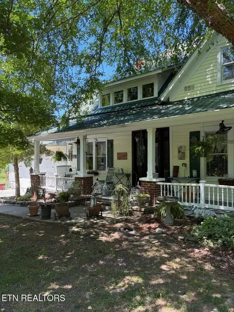 9003 Hill Rd, Knoxville, TN 37938
