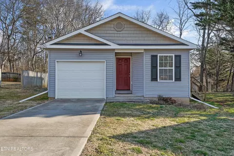 5200 NE Heins Rd, Knoxville, TN 37918