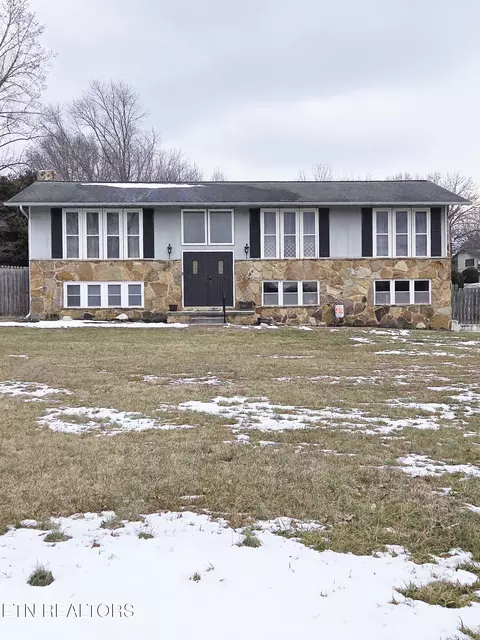 7315 Cornwall Rd, Knoxville, TN 37931