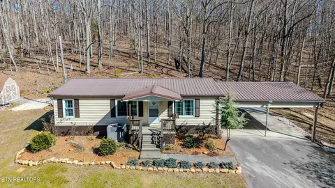 1710 Estes Rd, Loudon, TN 37774