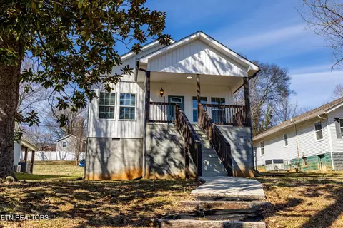 619 Midlake Dr, Knoxville, TN 37918
